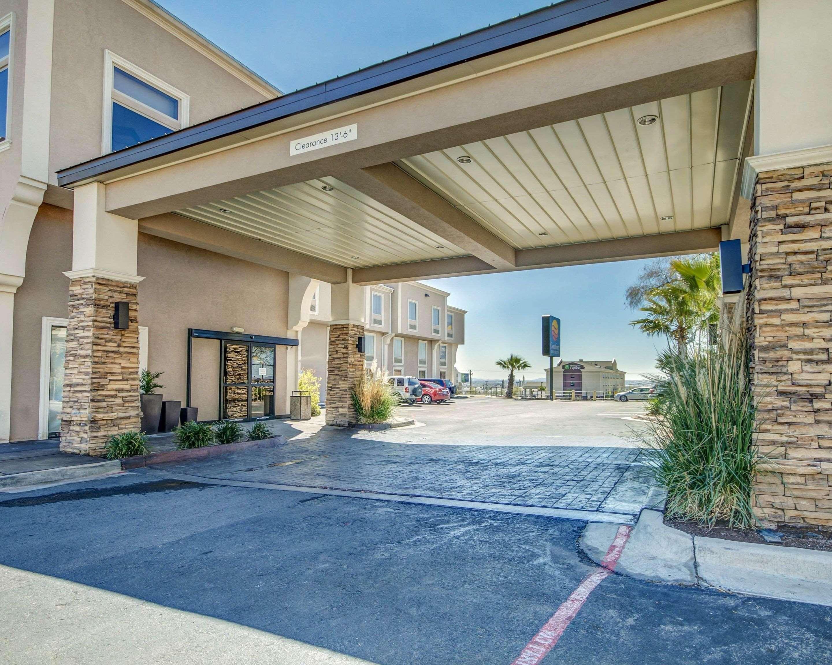 Comfort Inn & Suites I-10 Airport Эль-Пасо Экстерьер фото